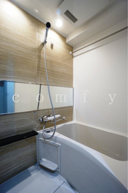 バス・シャワールーム　バスルーム