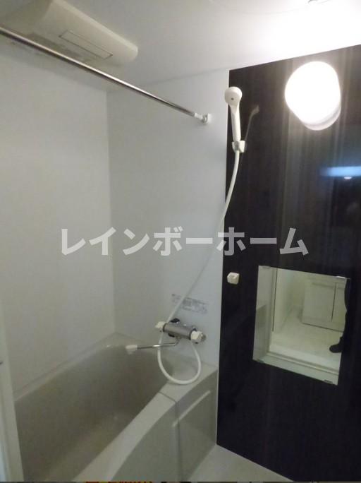 バス・シャワールーム　お風呂で日々の疲れを落としましょう