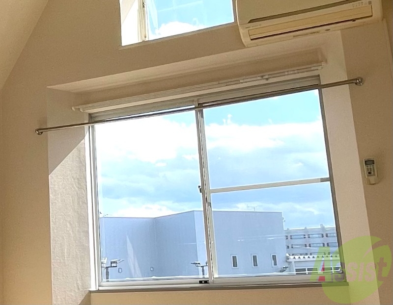 バルコニー　バルコニーは有りませんが、室内物干しがありました。