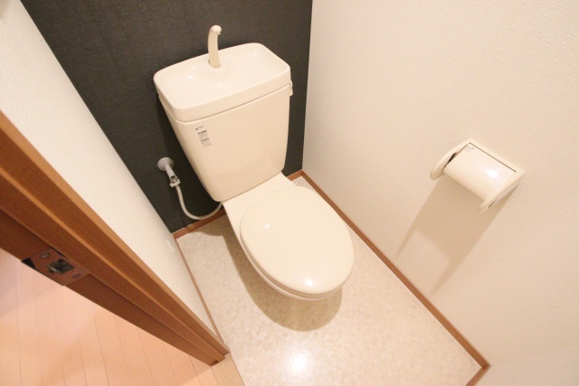 トイレ　※別室の参考写真の為、現況優先です。