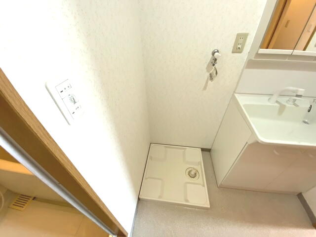 洗面設備　洗濯機置き場