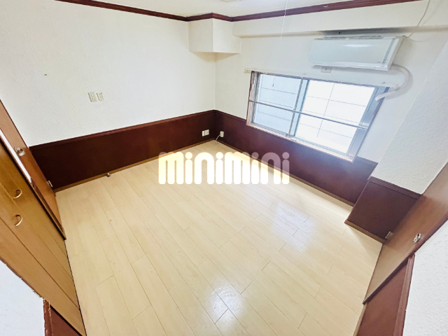 居室・リビング　明るい居室です。