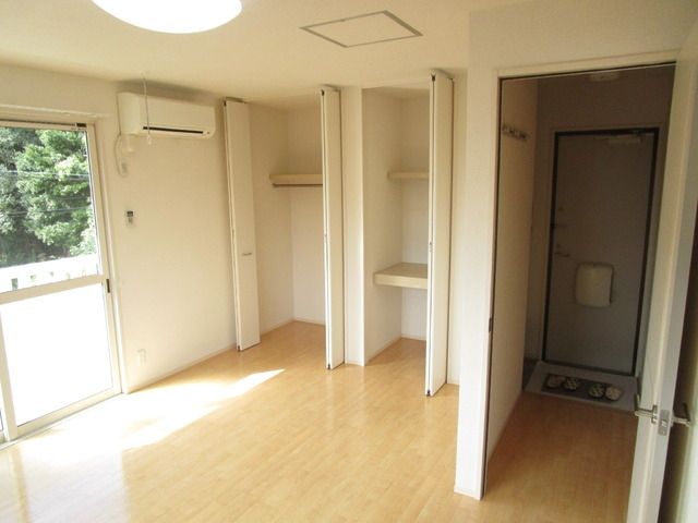 居室・リビング　★広々とした洋室です★