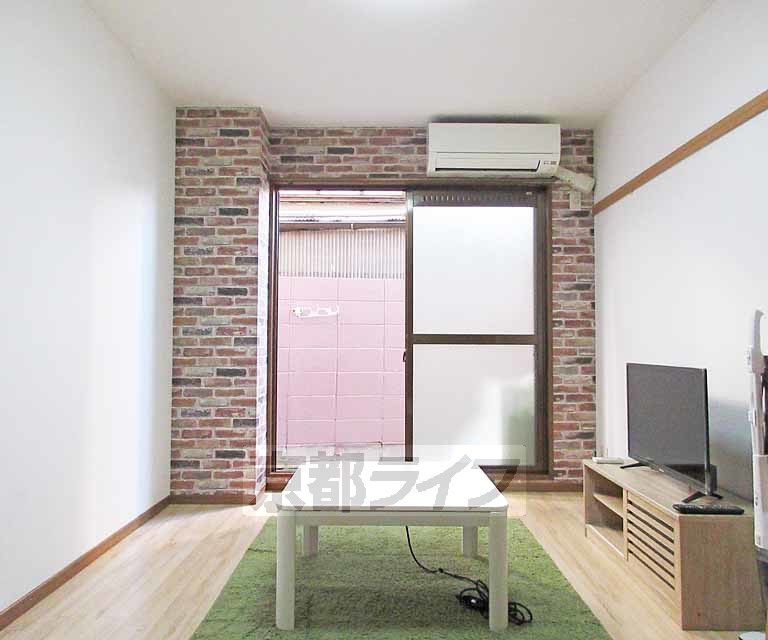 居室・リビング　改装されて綺麗になりました・・