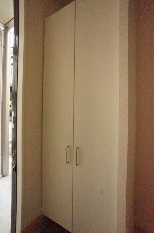 玄関　玄関には大型シューズを設置♪
