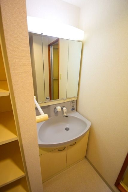 洗面設備　同物件別部屋写真