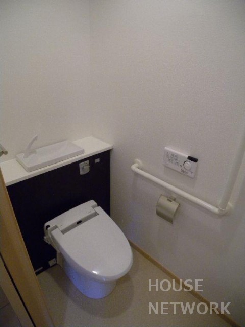 トイレ　同ハウスメーカー類似物件参考写真です。