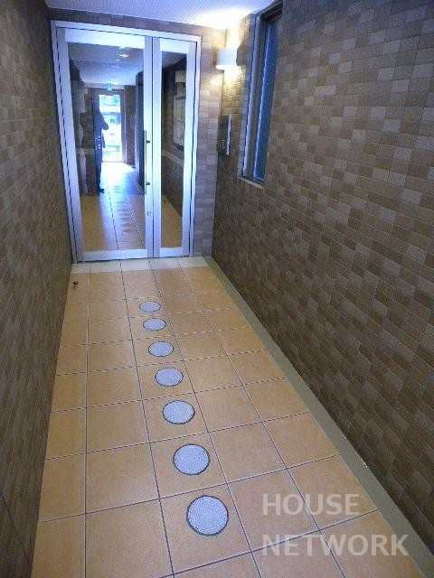 エントランス　同ハウスメーカー類似物件参考写真です。