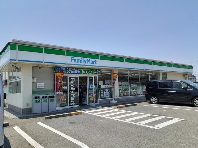 コンビニ　ファミリーマート 岩出曽屋店様（コンビニ）まで526m