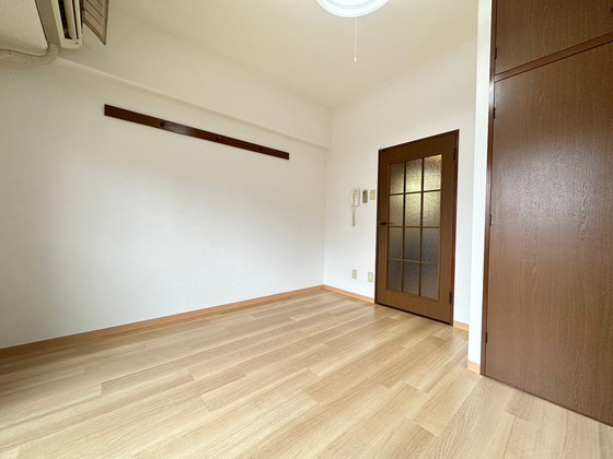 居室・リビング　※別部屋の写真です