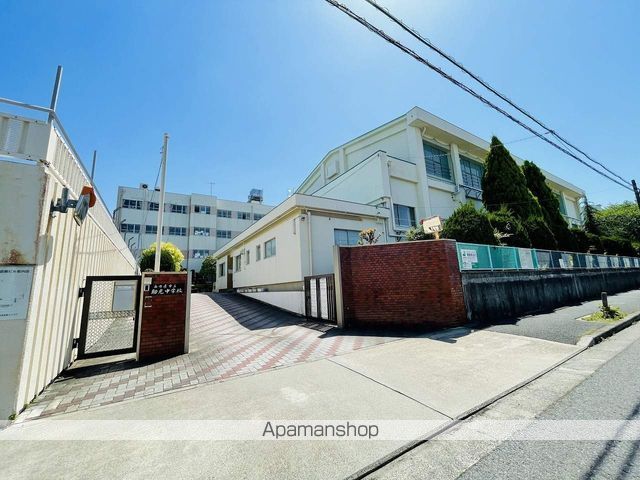 中学校　助光中学校（中学校）まで624m