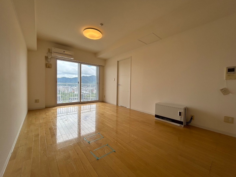 居室・リビング　広くてキレイなお部屋が広がっていて、充実した生活が送れそう。