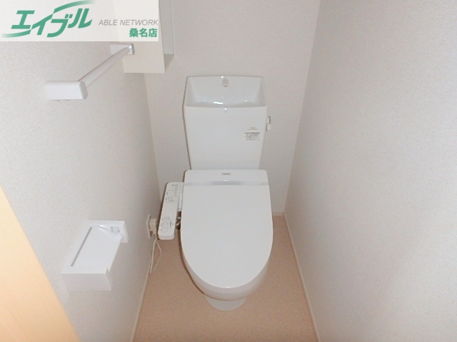 トイレ　同物件別室反転タイプ画像