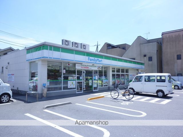 コンビニ　ファミリーマート（コンビニ）まで428m