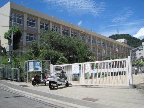 小学校　神戸市立鶴甲小学校（小学校）まで1516m