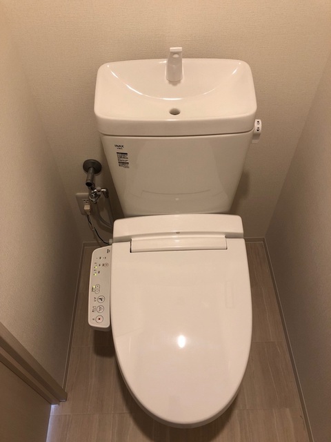 トイレ　※写真は同タイプ住戸です。
