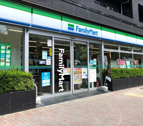 コンビニ　ファミリーマート 中央月島三丁目店（コンビニ）まで235m