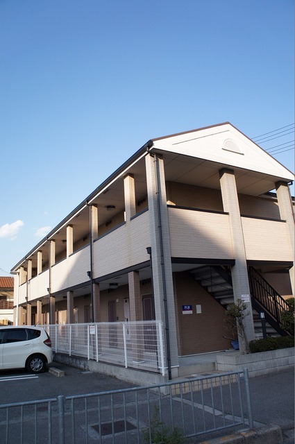 駐車場　駐車場は建物の前です。