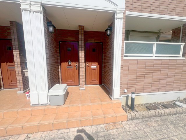 エントランス　綺麗なエントランスです。