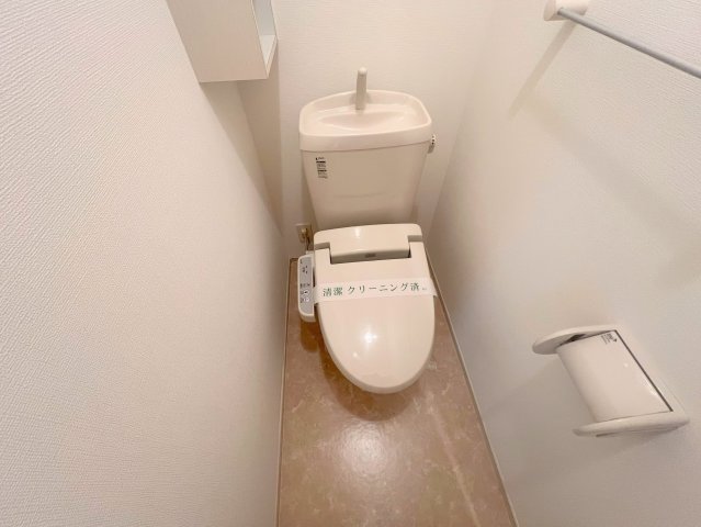 トイレ　綺麗なトイレにはウォシュレット標準装備です。