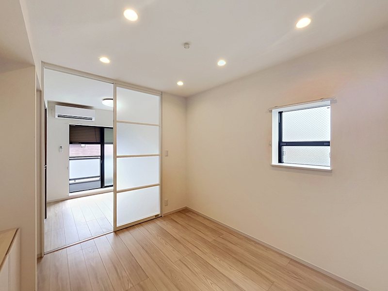 居室・リビング　※別部屋の写真です