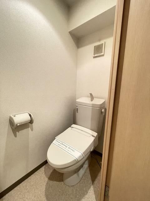 ＪＲ京浜東北線 蕨駅 徒歩8分 4階建 築14年のトイレ写真