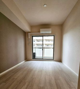 地下鉄長堀鶴見緑地線 ドーム前千代崎駅 徒歩3分 11階建 築11年の居間写真