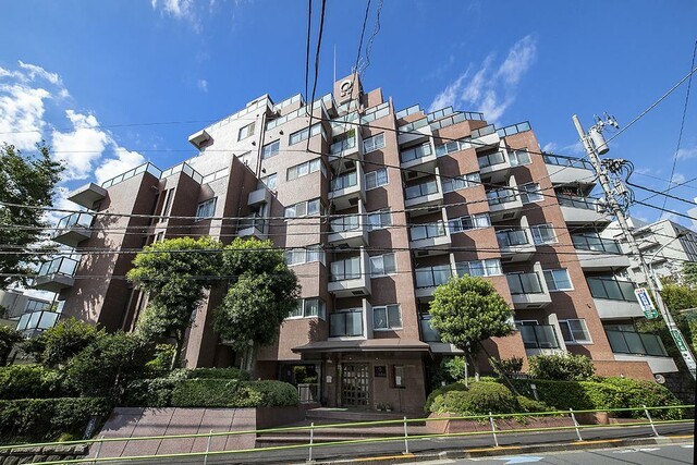 マンション白金台の外観写真