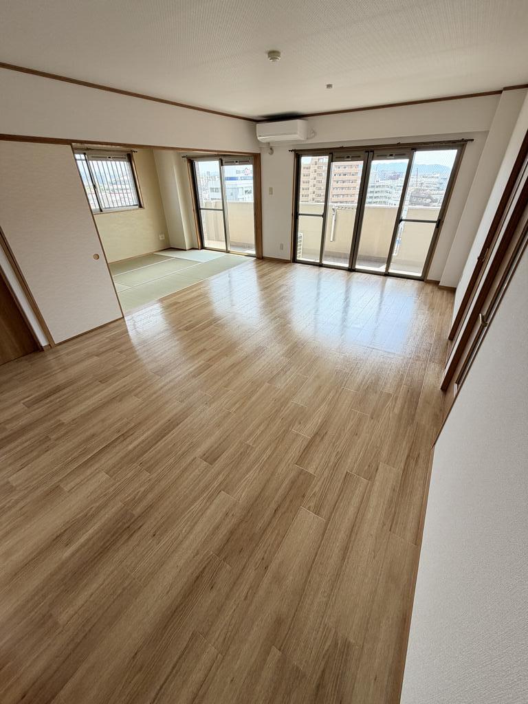 ＪＲ山陽本線 福山駅 徒歩21分 9階建 築24年の居間写真