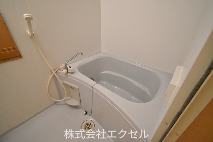 バス・シャワールーム　追い焚き機能付きです。