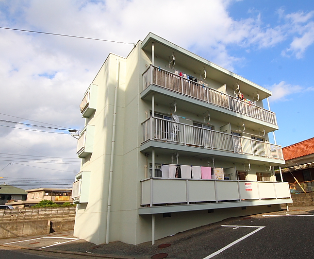 福岡市早良区小田部のマンションの建物外観