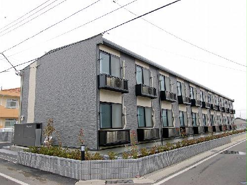 【レオパレスエーレIIIの建物外観】