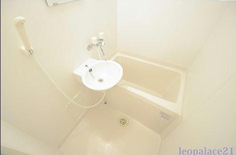 バス・シャワールーム　備品や設備仕様は号室等により異なります現地をご確認下さい。