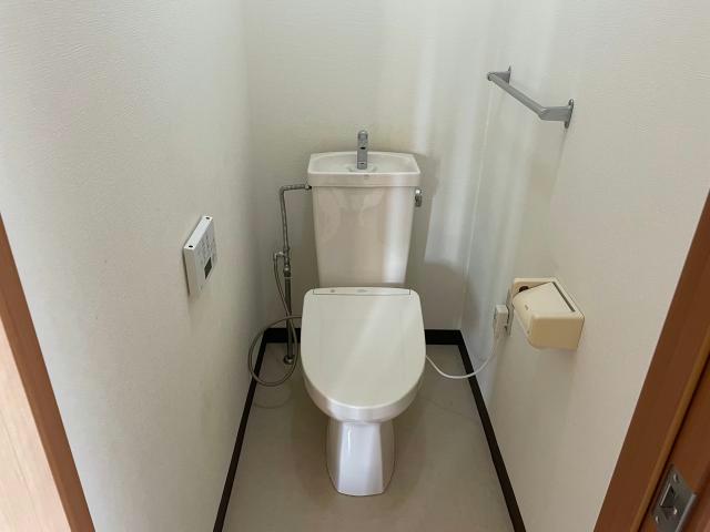 【郡山市赤木町のマンションのトイレ】