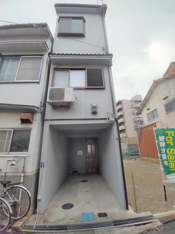 泉町2丁目戸建の建物外観