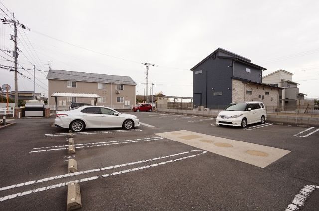 【遠賀郡水巻町伊左座のアパートの駐車場】