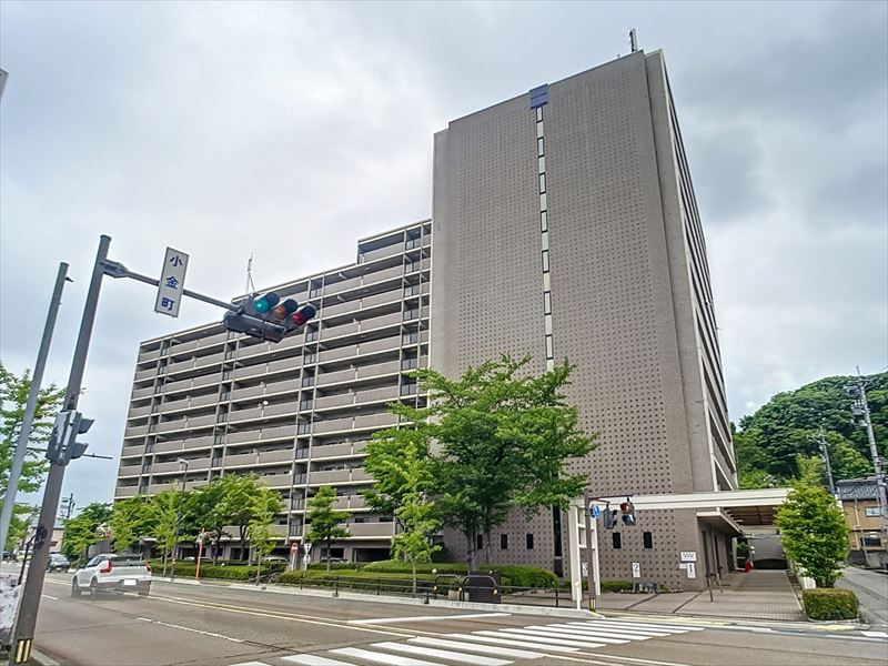 ロイヤルシャトー夢香山の建物外観