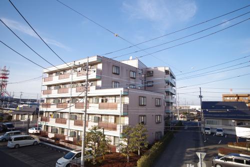 小山市駅東通りのマンションの建物外観