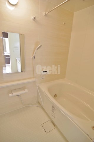 バス・シャワールーム　追い炊きあります♪