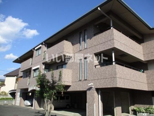 京都市伏見区醍醐烏橋町のマンションの建物外観