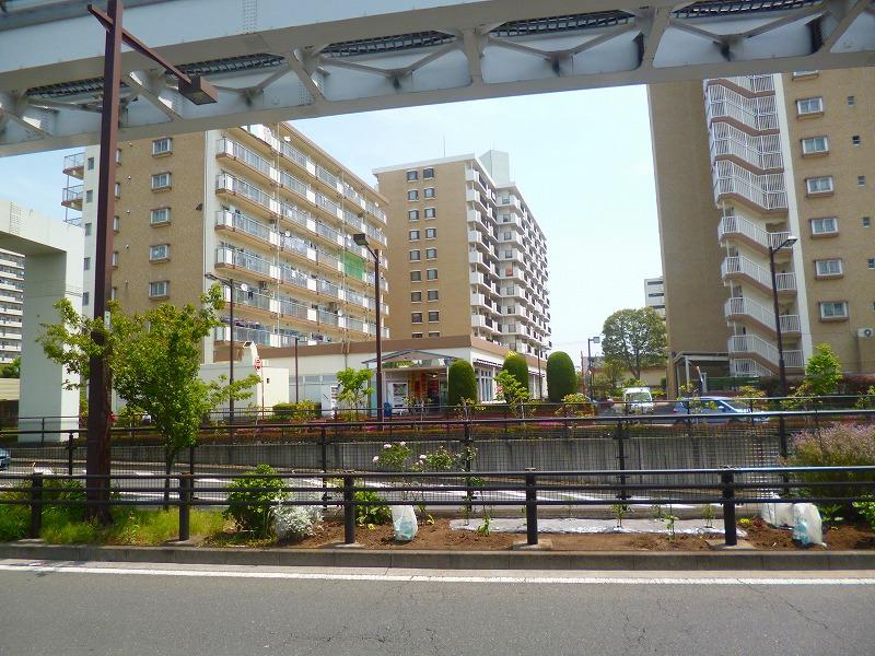 【東大和市立野のマンションのスーパー】