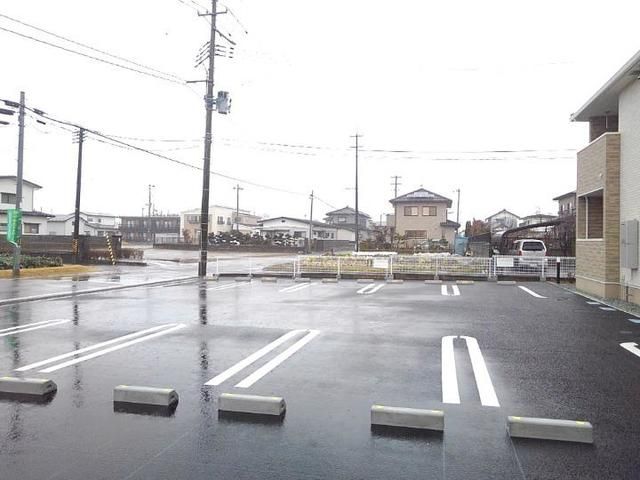 【岩沼市下野郷のアパートの駐車場】