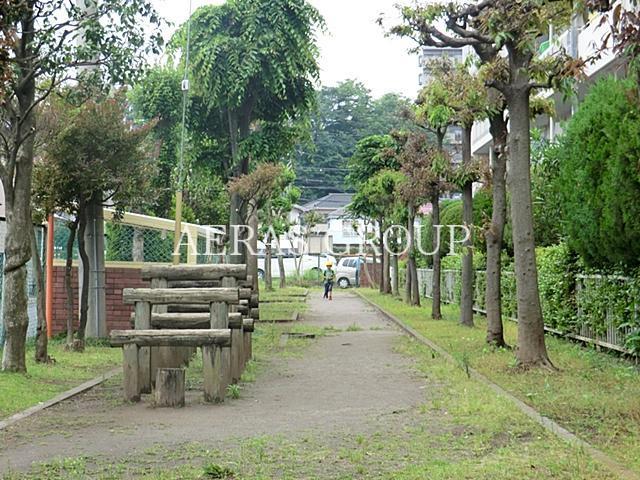 【ヌーベル リジェールの公園】