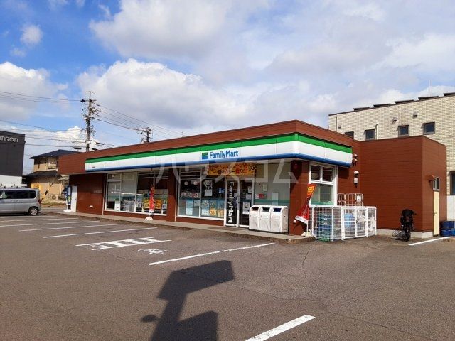 【刈谷市南沖野町のアパートのコンビニ】