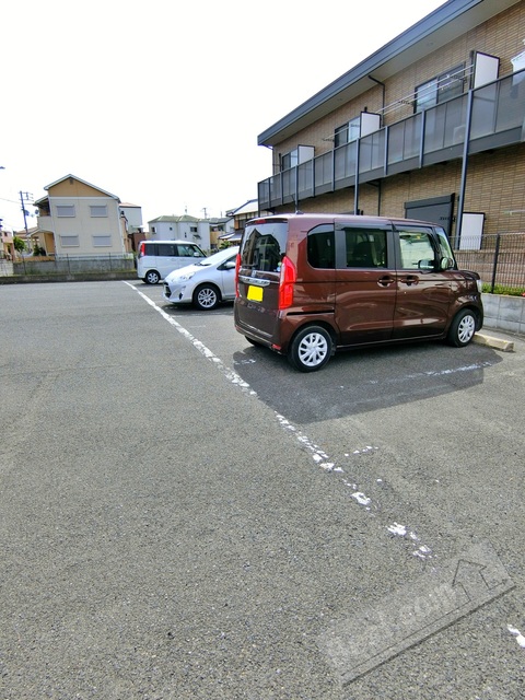 【貝塚市小瀬のアパートの駐車場】