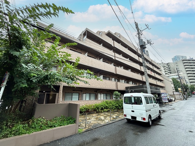 【リヴシティ新宿壱番館の建物外観】