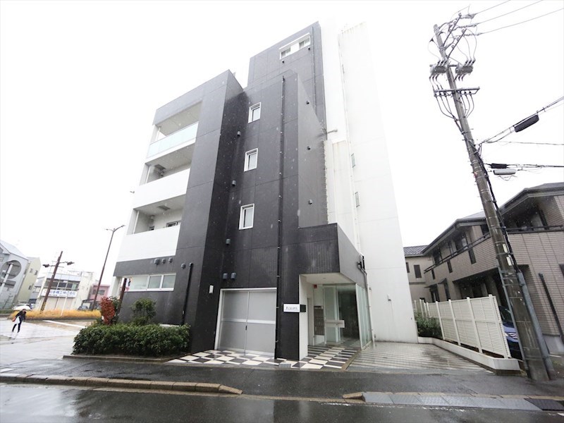 名古屋市熱田区白鳥のマンションの建物外観