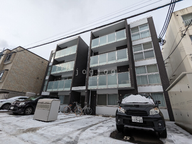 札幌市西区発寒七条のマンションの建物外観