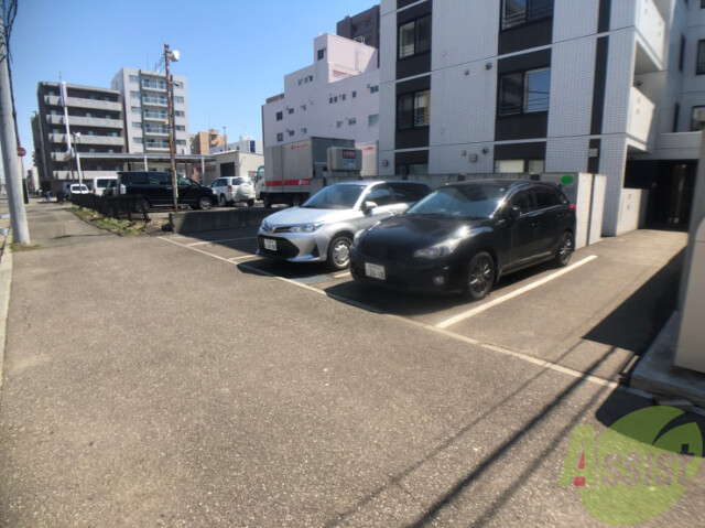 【札幌市北区北二十一条西のマンションの駐車場】