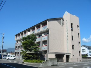 エントピア中央の建物外観